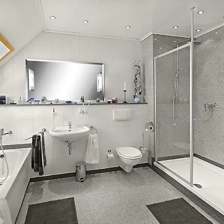 Management - Business Apartment *